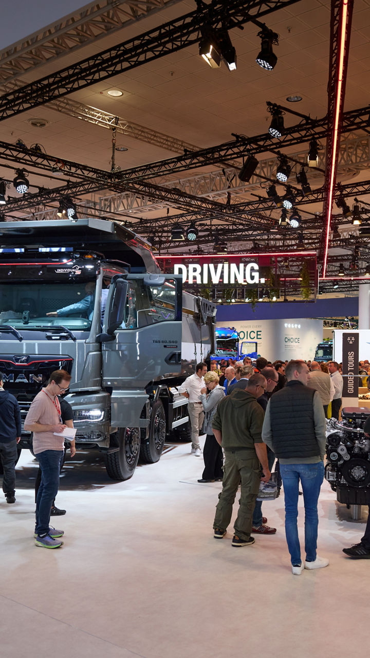 9_16 - 1920 x 3416 px-MAN-IAA-8.jpg